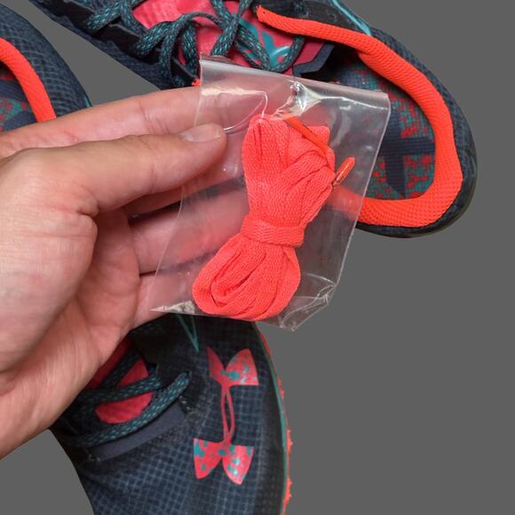 Under Armour Brigade XC Low Men's Size 11.5 Track Shoes 3022001-401 NWT - Picture 8 of 8